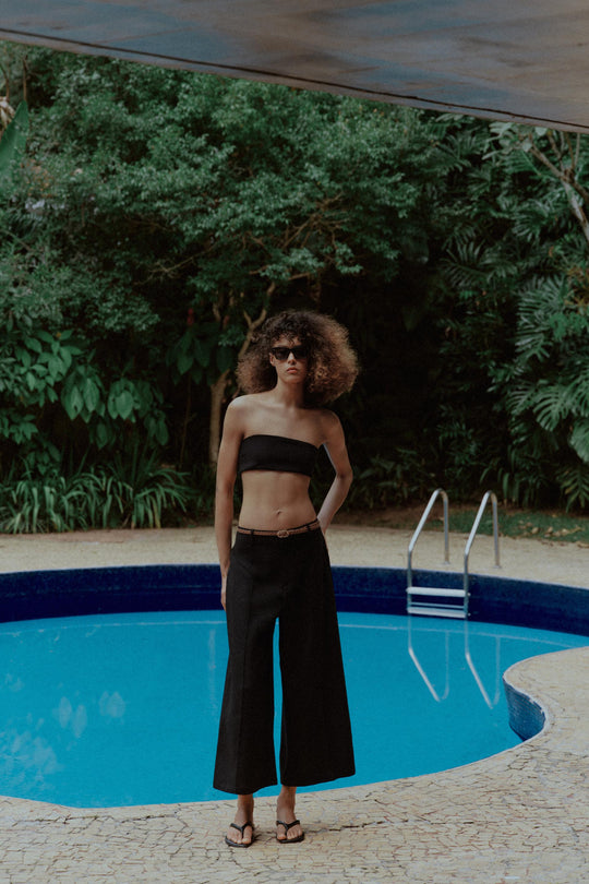 Pantalon-culotte en lin avec ceinture tressée