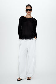 Pull en maille à détails en dentelle