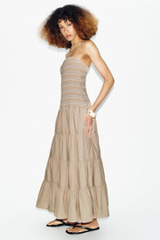 Robe midi smockée et brodée