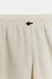 Short contrasté en dentelle