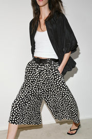 Pantalon-culotte à pois avec ceinture