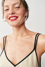 Robe midi satinée à passepoils contrastés