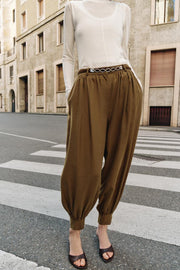 Pantalon bouffant avec ceinture chaîne