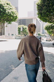 Pull doux en maille décolleté en V