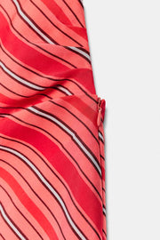 Robe dos-nu drapée à rayures