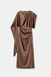 Robe midi satinée effet cape