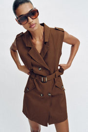 Robe courte en lin avec ceinture