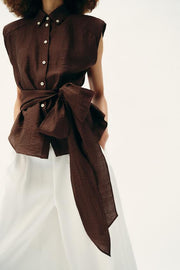 Top à épaulettes en lin avec ceinture