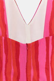 Robe à rayures à brandebourgs