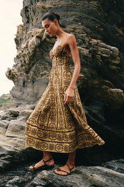 Robe midi brodée ajourée à découpes