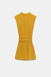 Robe courte à lien noué et épaulettes