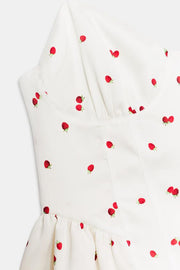 Top satiné à volants et motif fraises