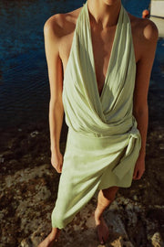 Robe asymétrique satinée avec nœud