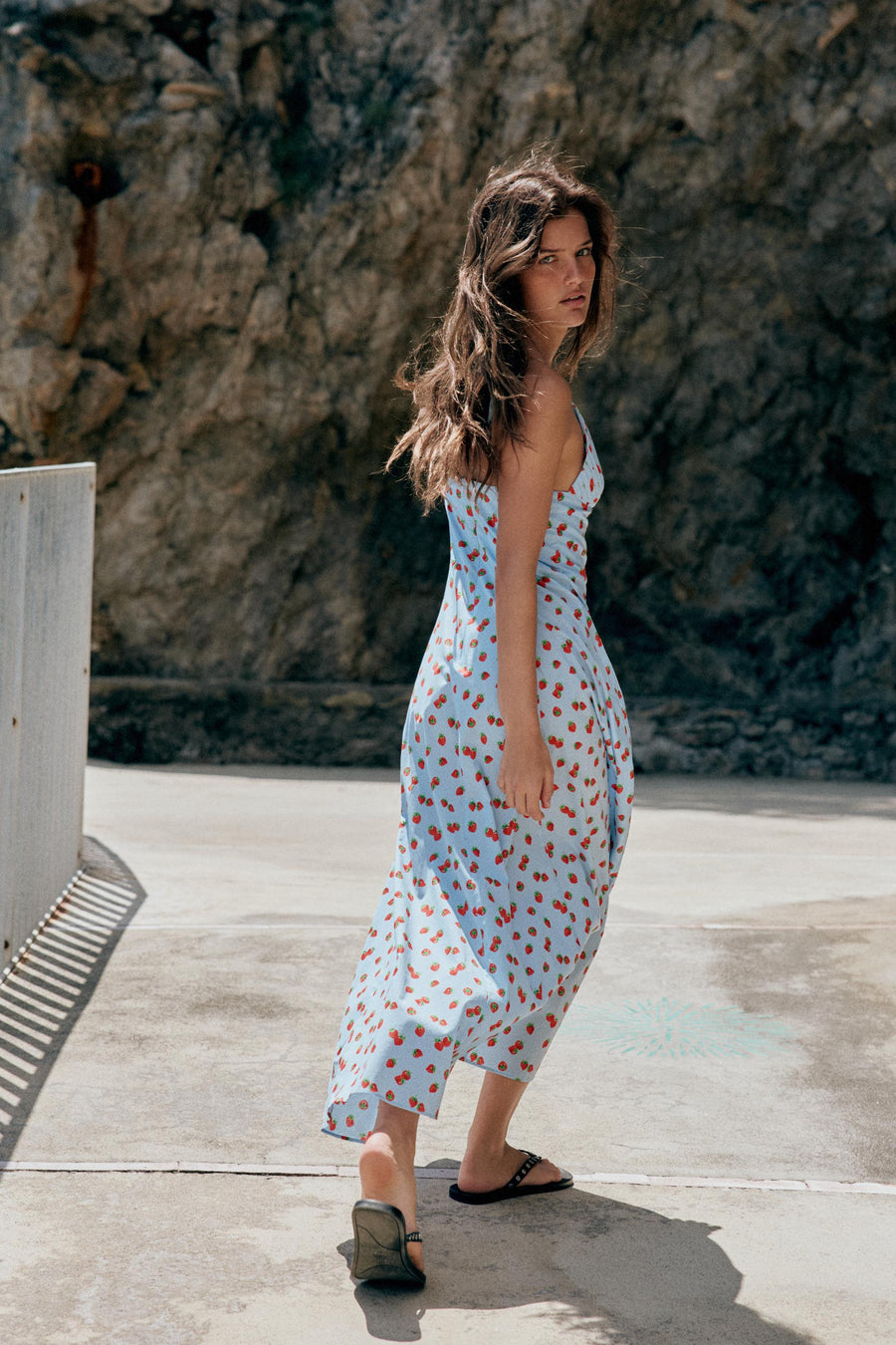 Robe midi en popeline imprimée à motif fraises