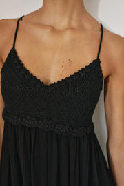 Robe longue contrastée en maille au crochet
