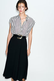 Robe midi contrastée à rayures avec ceinture