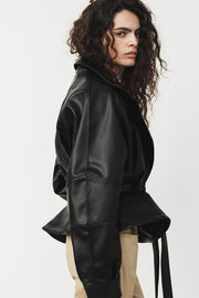 Blouson effet cuir avec ceinture