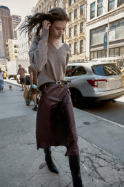 Jupe midi effet cuir avec ceinture