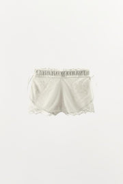Short contrasté en dentelle brodée