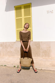 Robe midi en maille avec ceinture