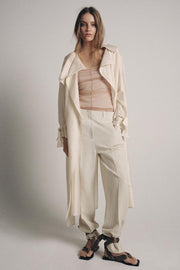 Top en tulle à coutures apparentes