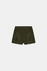 Short contrasté au crochet