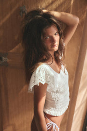 Top en maille à broderies ajourées