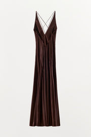 Robe longue satinée à volume