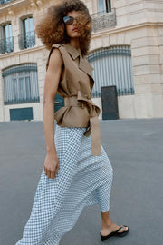 Gilet croisé avec ceinture et épaulettes