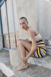 Robe courte en maille rayée