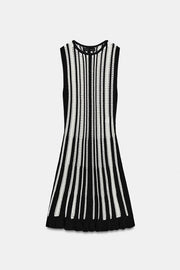 Robe courte en maille rayée