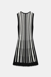 Robe courte en maille rayée