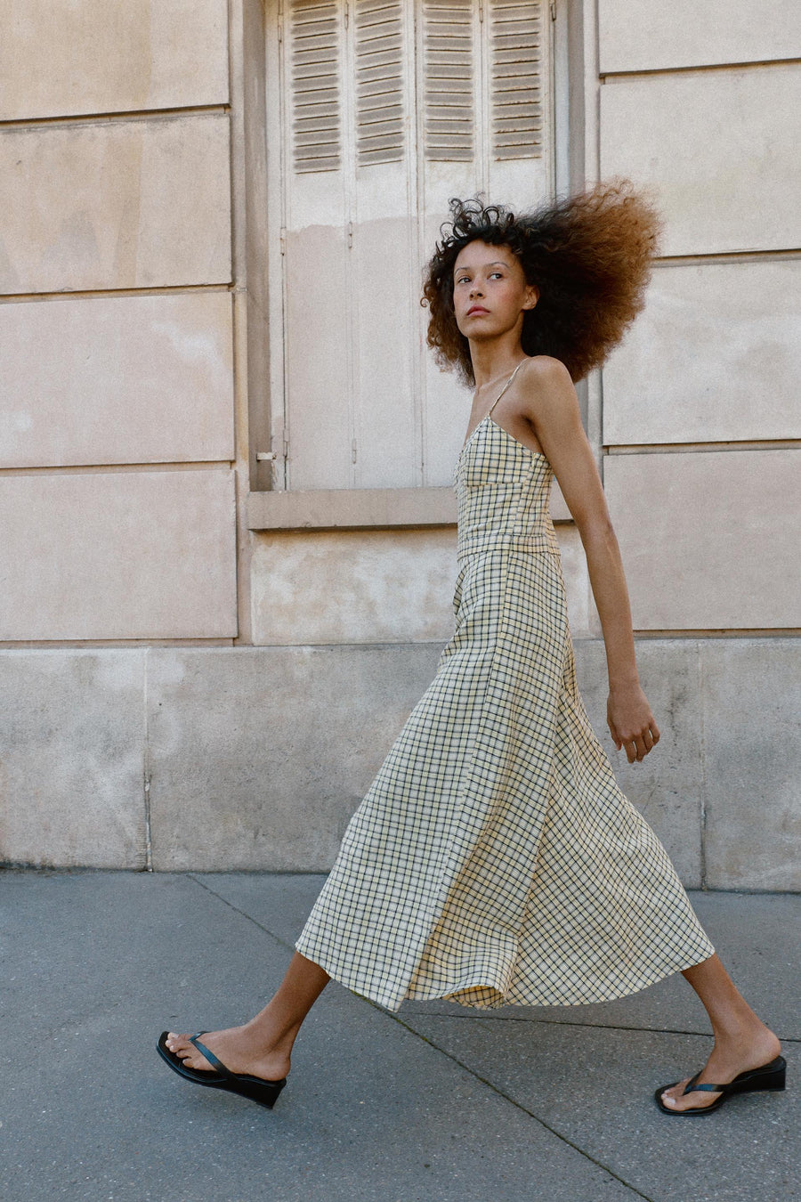 Robe midi à bretelles à carreaux