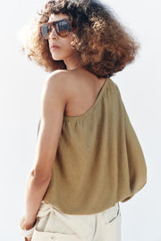 Top en maille asymétrique